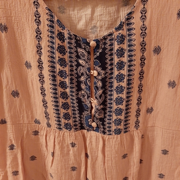🌷3/$15 - Sweet Wanderer boho top - Picture 3 of 4